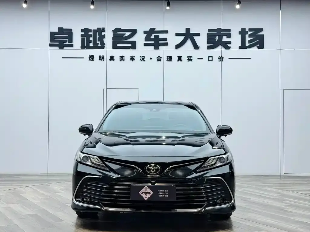 Toyota Camry — фото 3
