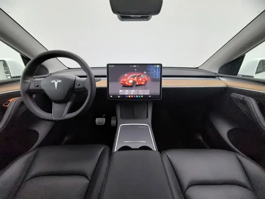 Tesla Model Y — фото 7