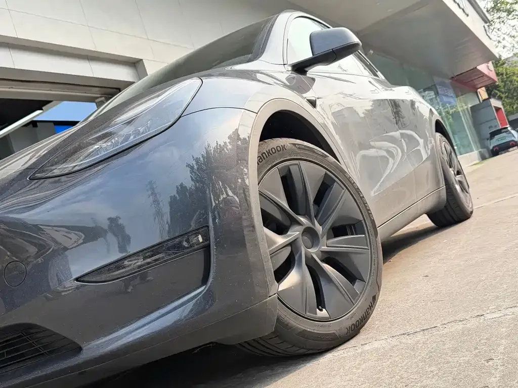 Tesla Model Y — фото 6