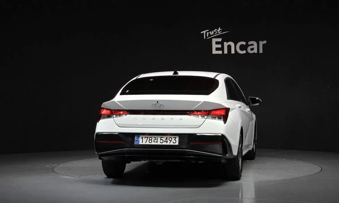 Hyundai AVANTE — фото 2