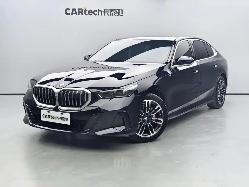 BMW 5 Series — фото 1