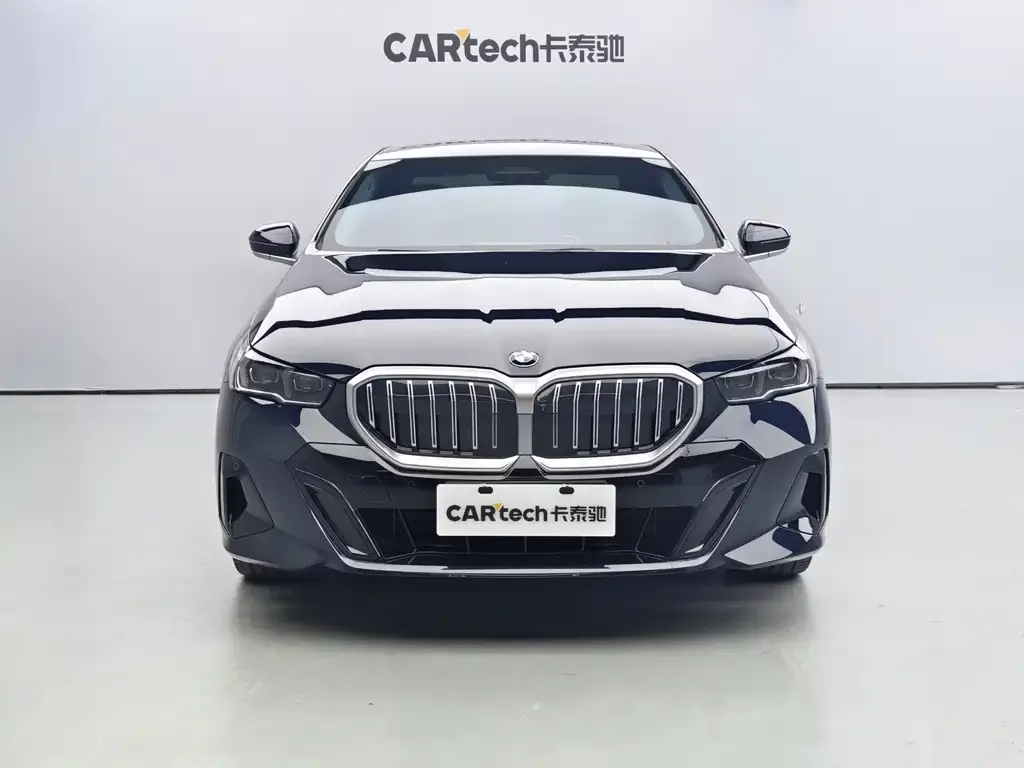 BMW 5 Series — фото 4