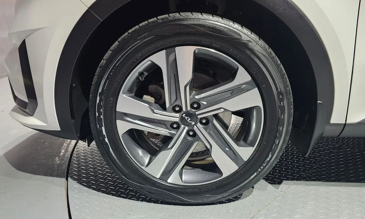 Kia Sorento — фото 5