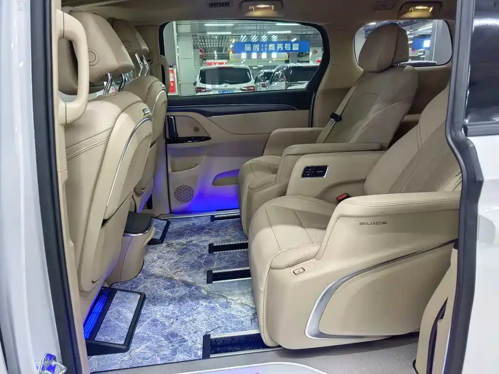 Buick GL8 Hybrid — фото 2
