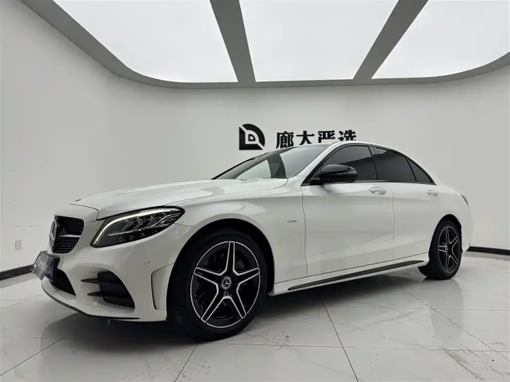 Mercedes-Benz C-Class — фото 1