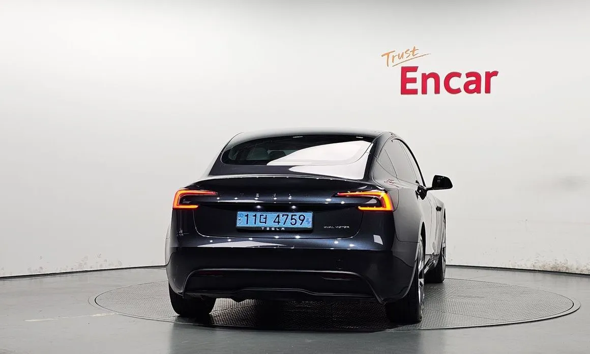 Tesla Model 3 — фото 4