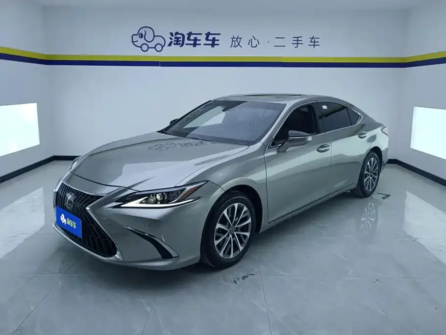 Lexus ES — фото 1