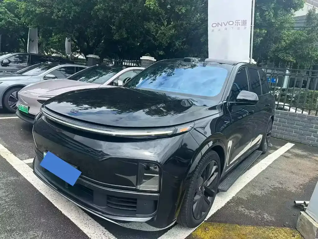 Li Auto L9 — фото 1