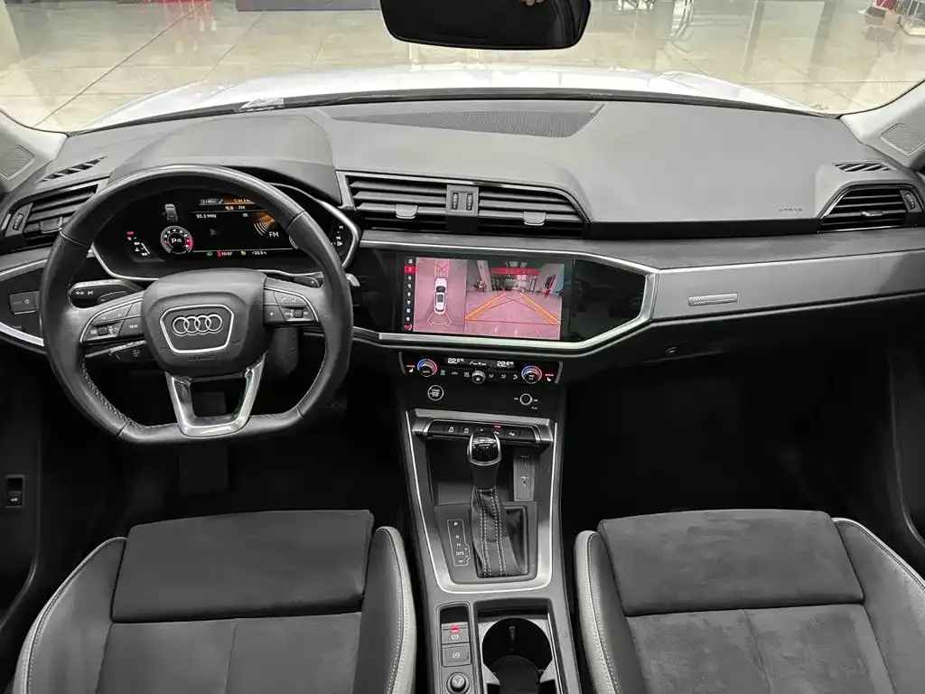 Audi Q3 — фото 9