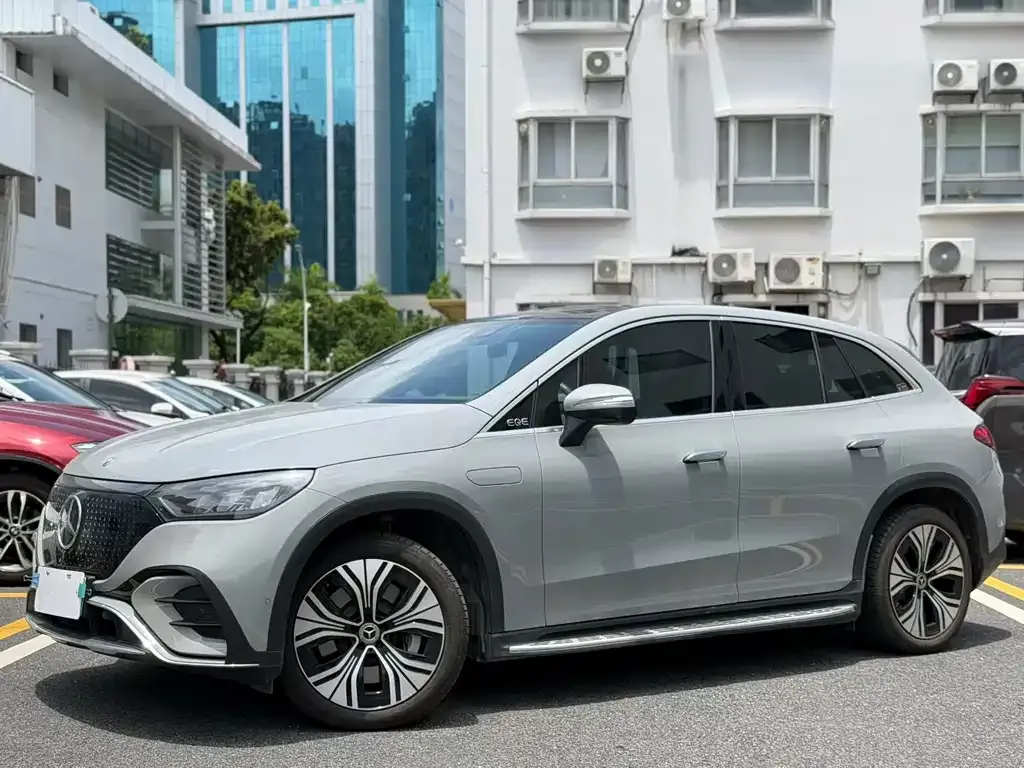 Mercedes-Benz EQE SUV — фото 5