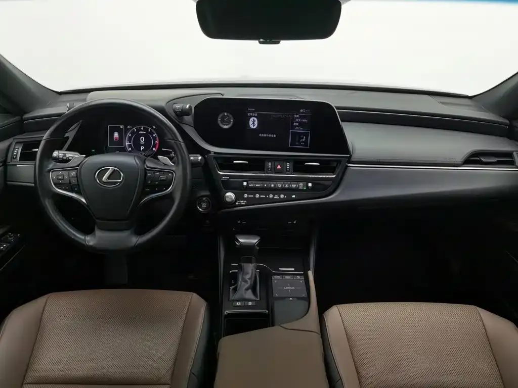 Lexus ES — фото 10