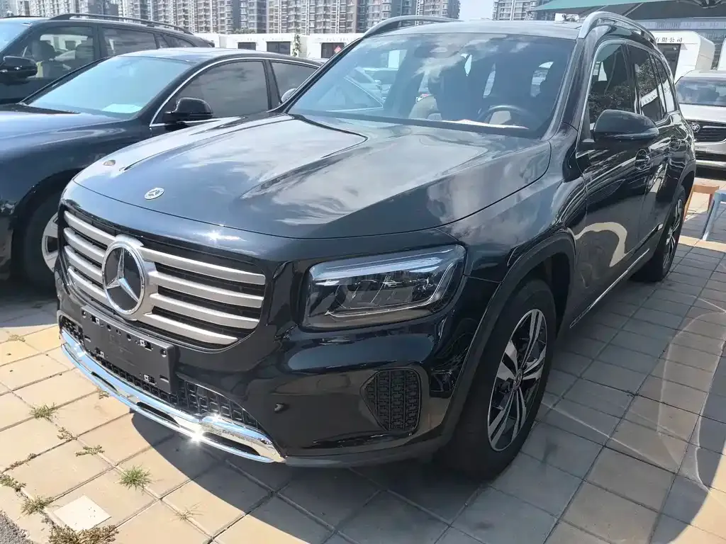 Mercedes-Benz GLB — фото 1
