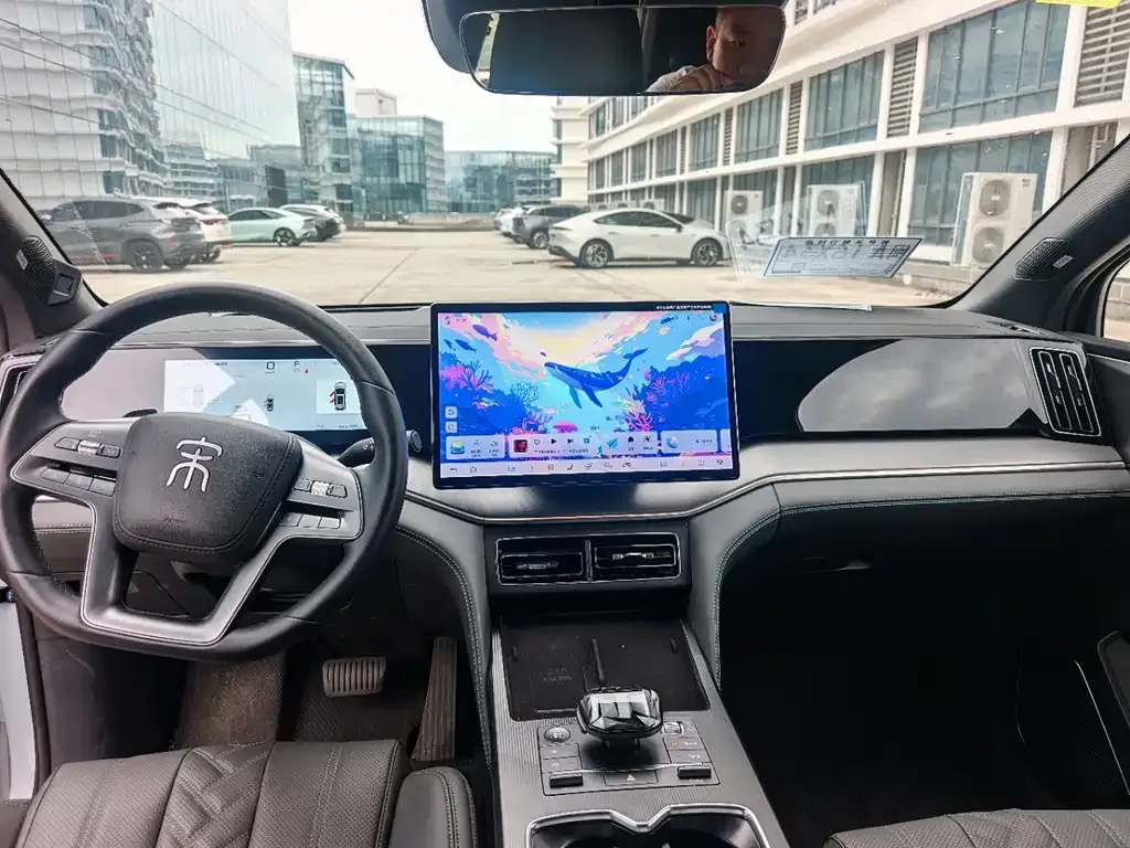 BYD L DM-i — фото 7