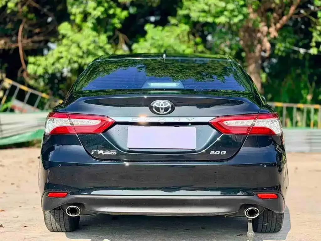 Toyota Camry — фото 4