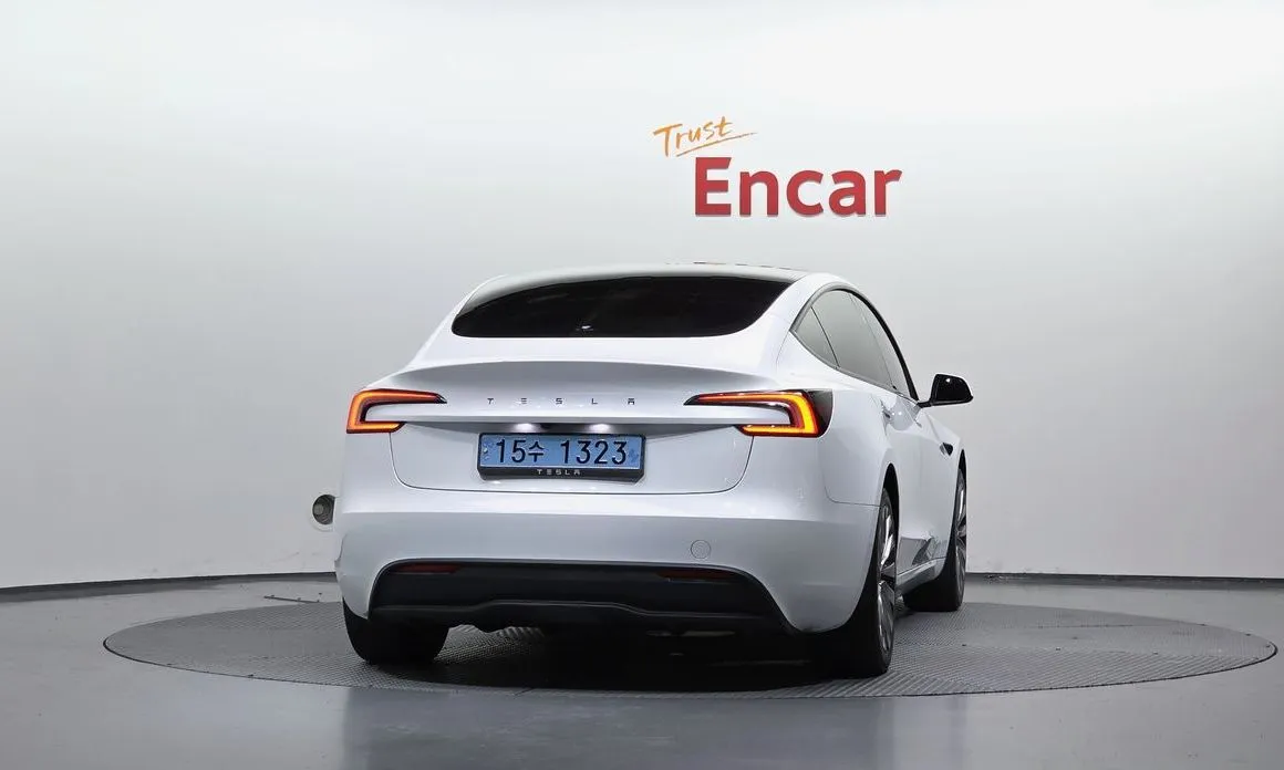 Tesla Model 3 — фото 4