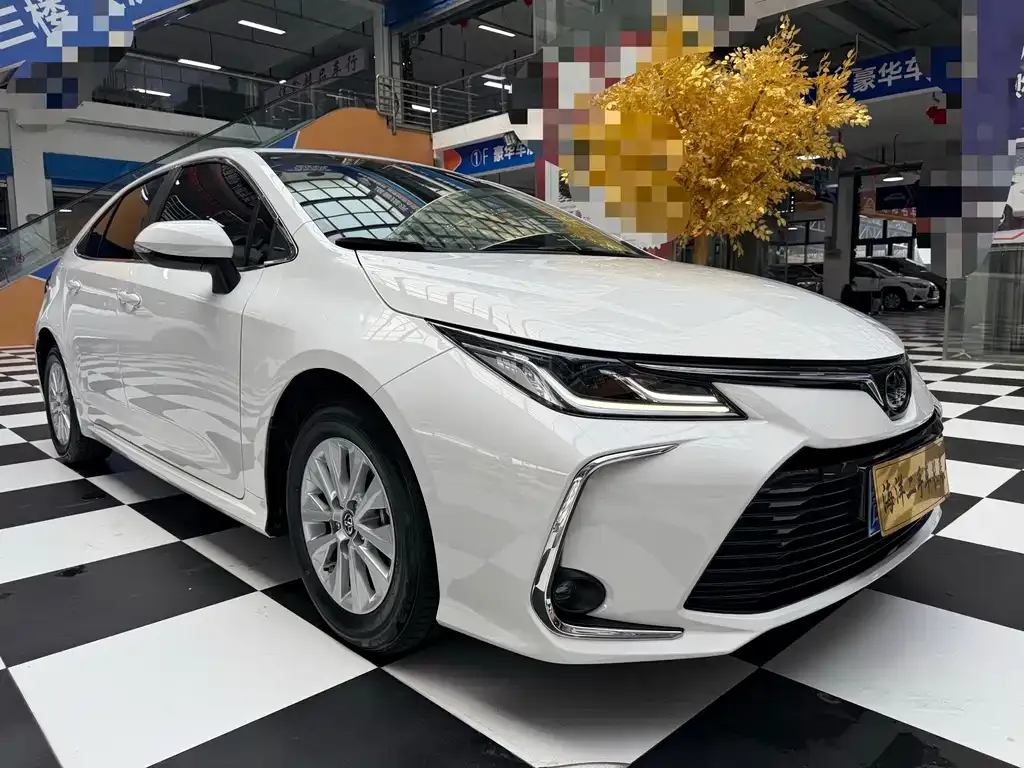 Toyota Corolla — фото 10