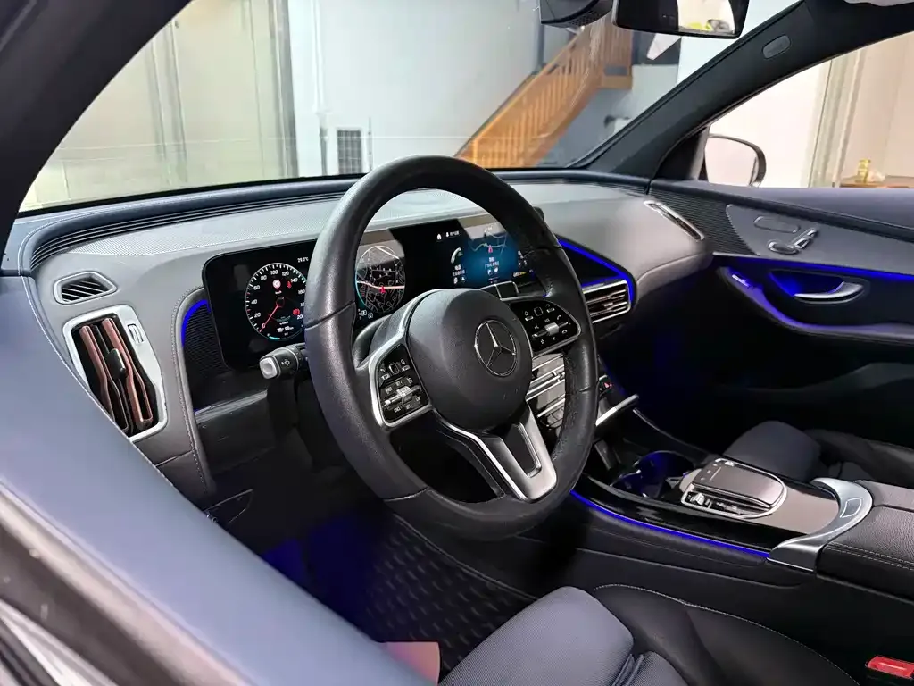 Mercedes-Benz EQC — фото 2