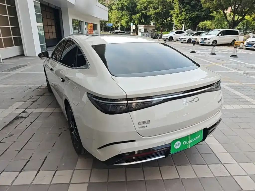 BYD Seal 07 DM-i — фото 8