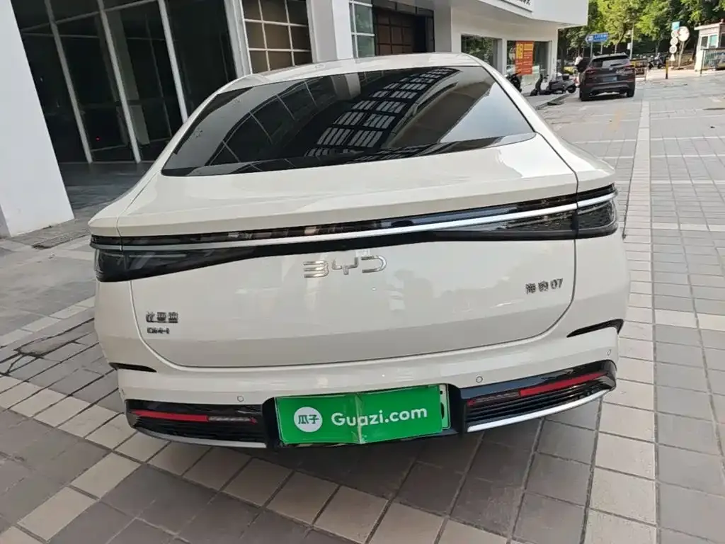 BYD Seal 07 DM-i — фото 7