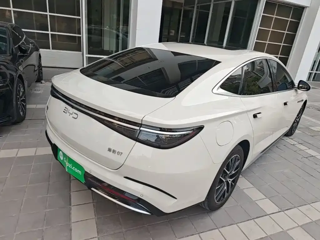 BYD Seal 07 DM-i — фото 4