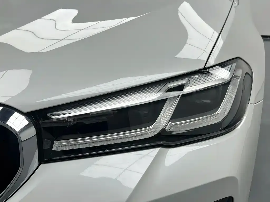 BMW 5 Series — фото 4