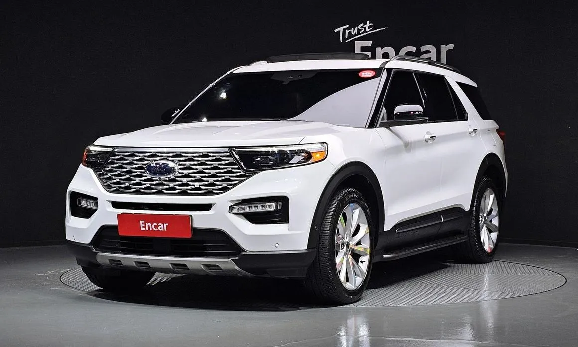 Ford Explorer — фото 1