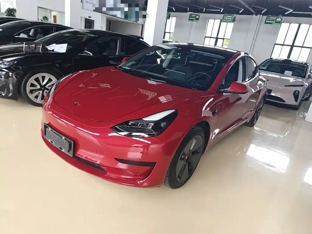 Tesla Model 3 — фото 4