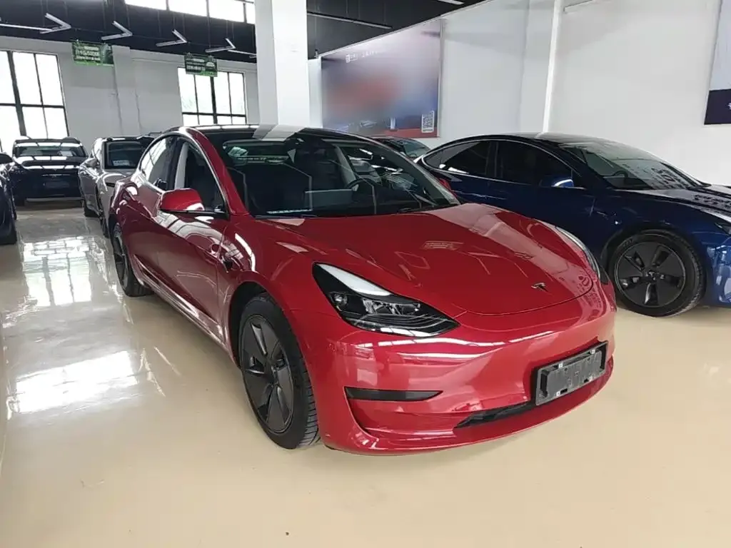 Tesla Model 3 — фото 7