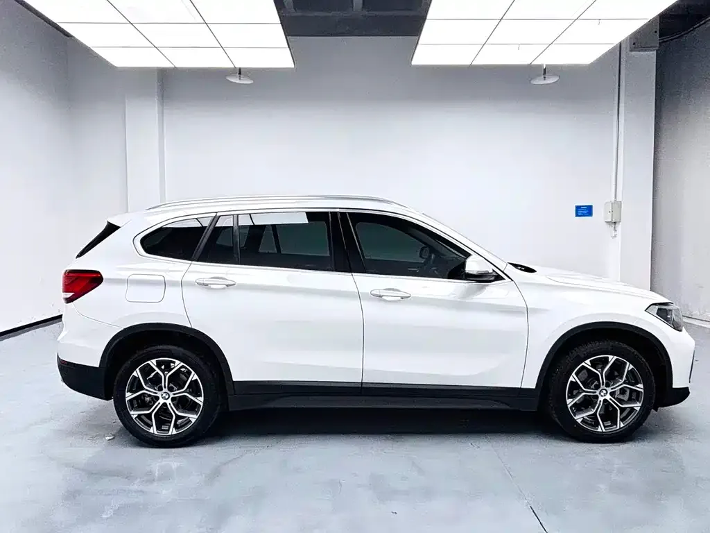 BMW X1 — фото 7