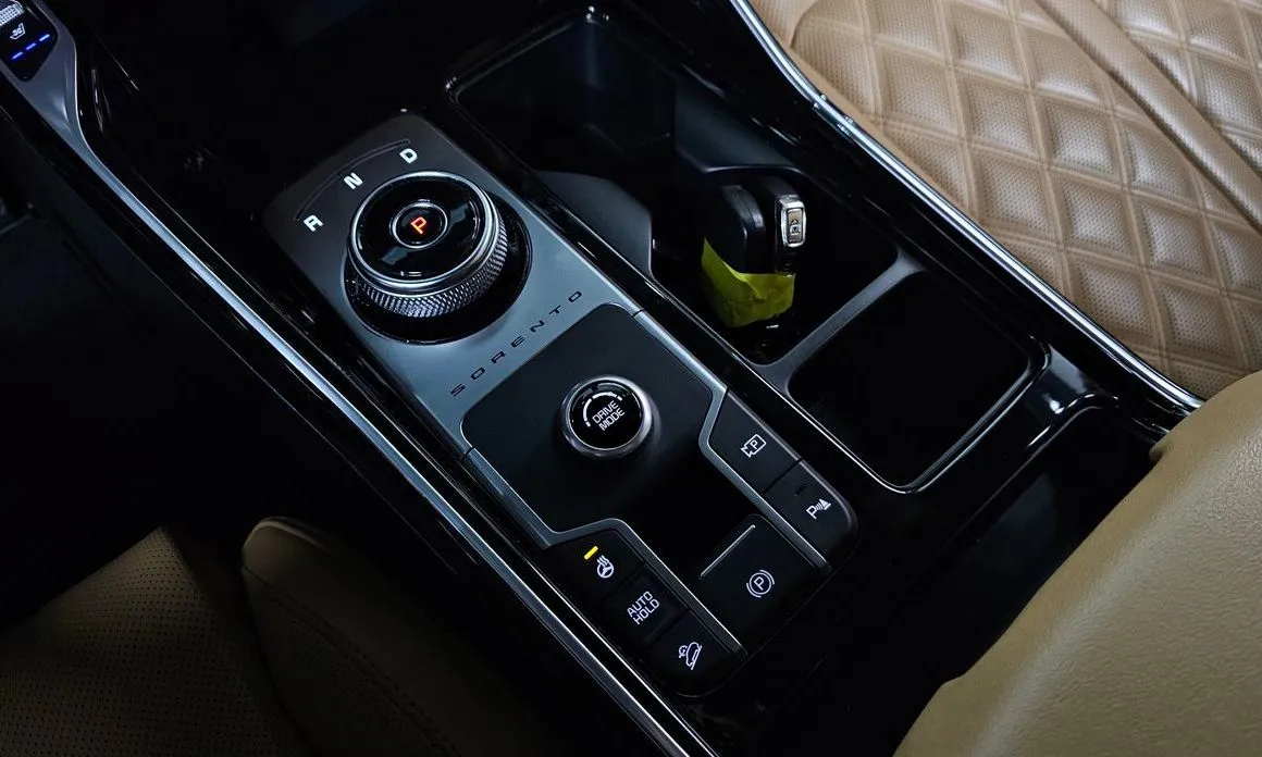 Kia Sorento — фото 7