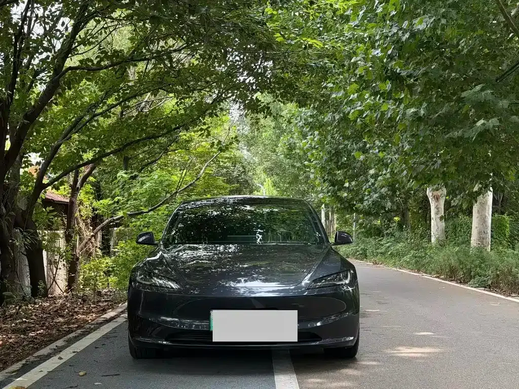 Tesla Model 3 — фото 8