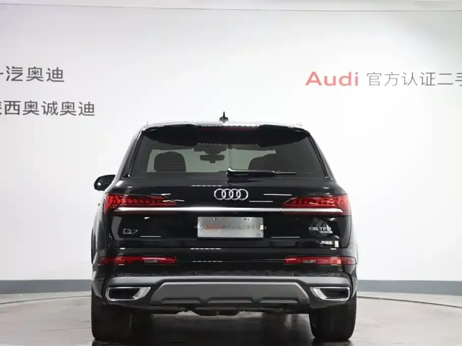 Audi Q7 — фото 10