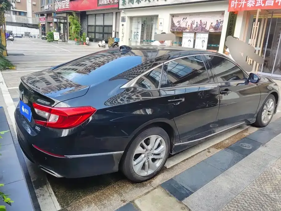 Honda Accord — фото 7