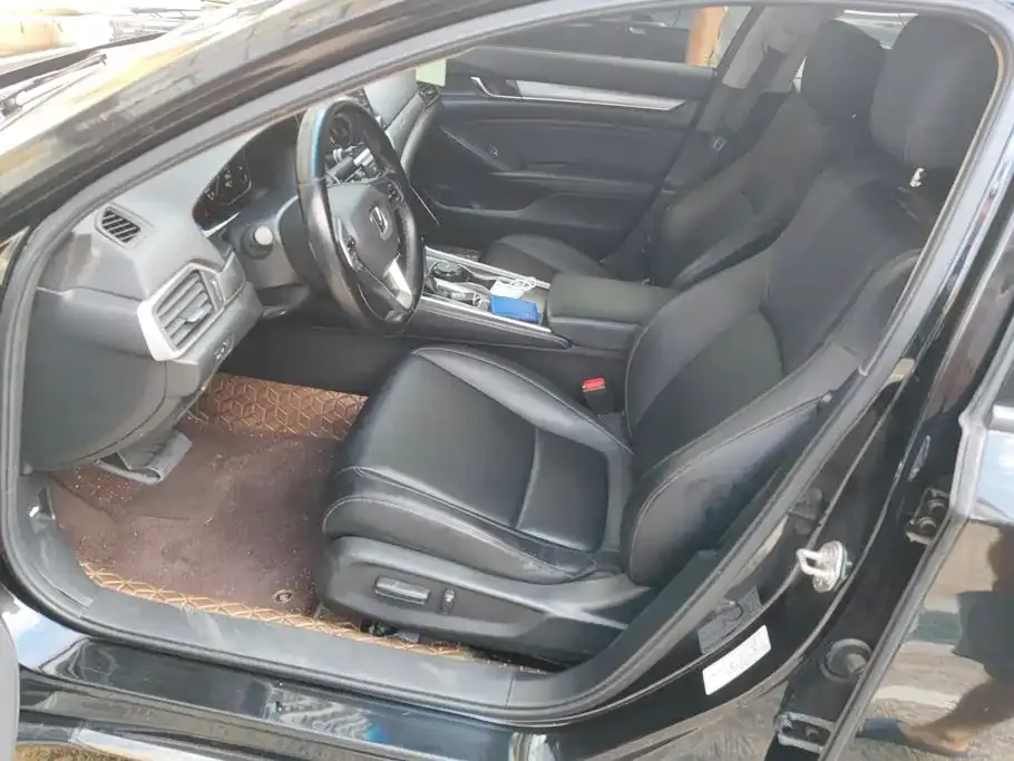 Honda Accord — фото 9
