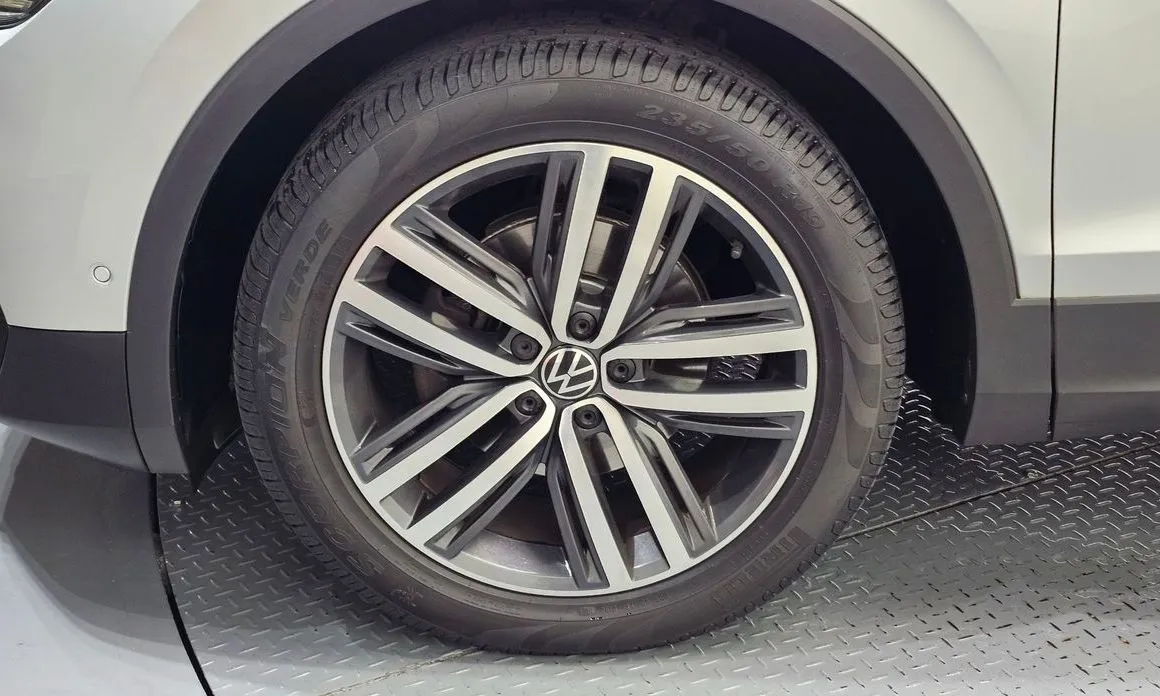 Volkswagen Tiguan — фото 6