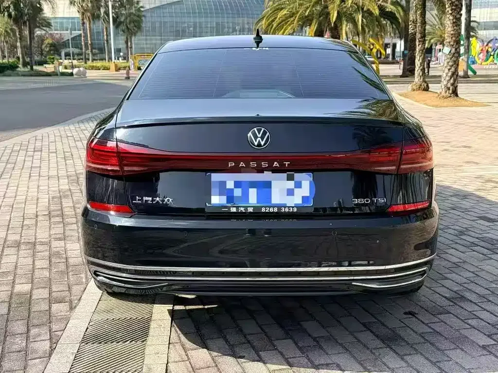 Volkswagen Passat — фото 6