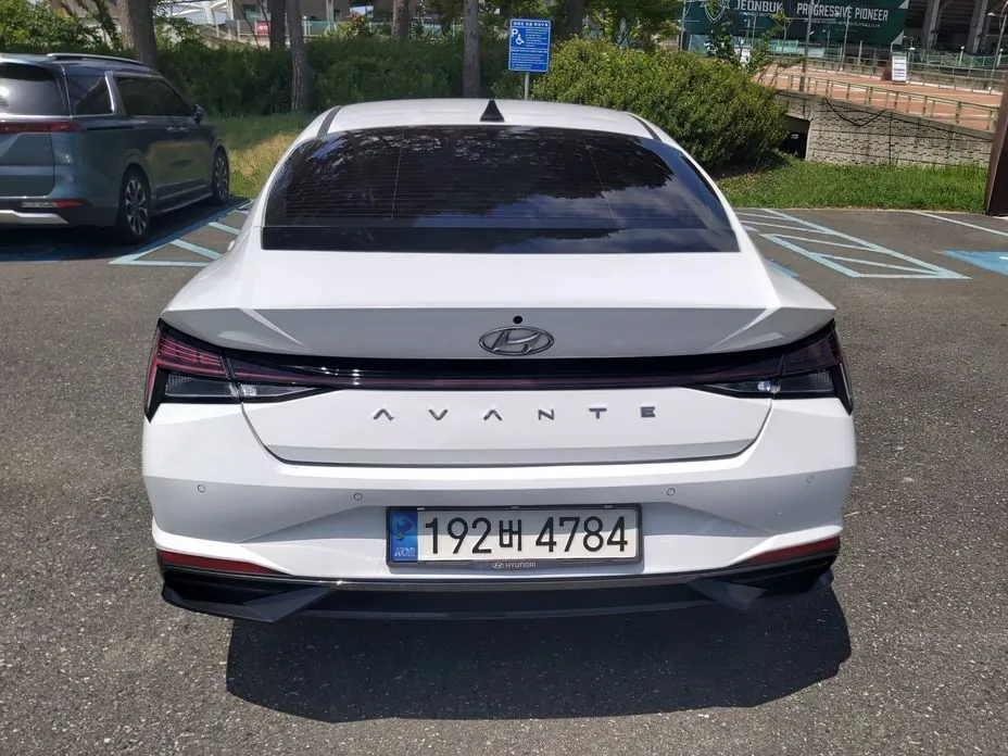 Hyundai AVANTE — фото 2
