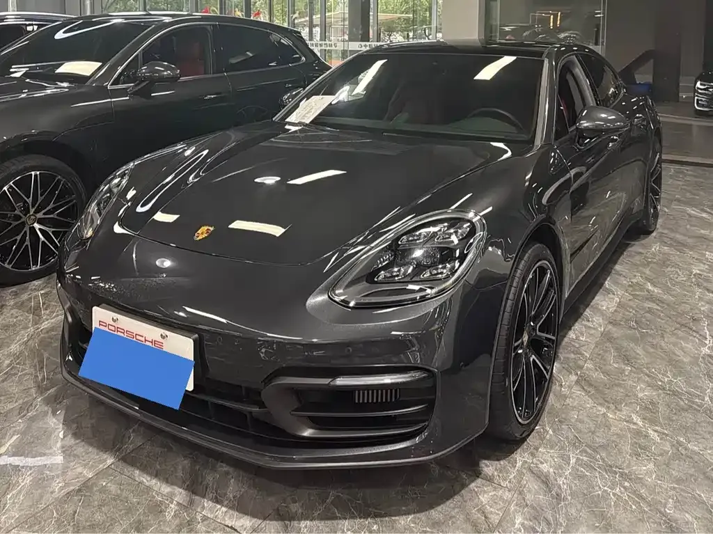 Porsche Panamera — фото 1
