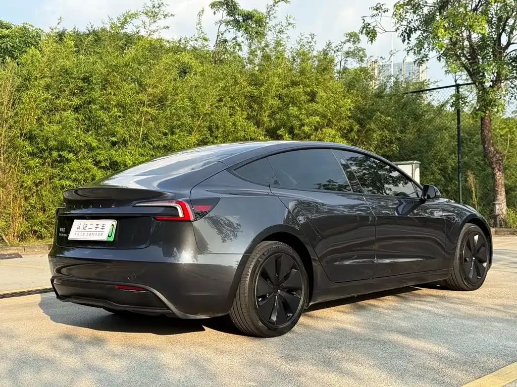 Tesla Model 3 — фото 8