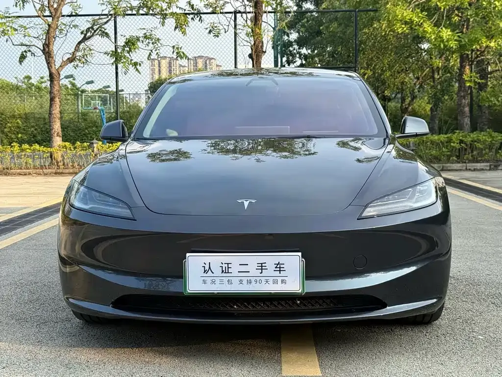 Tesla Model 3 — фото 10