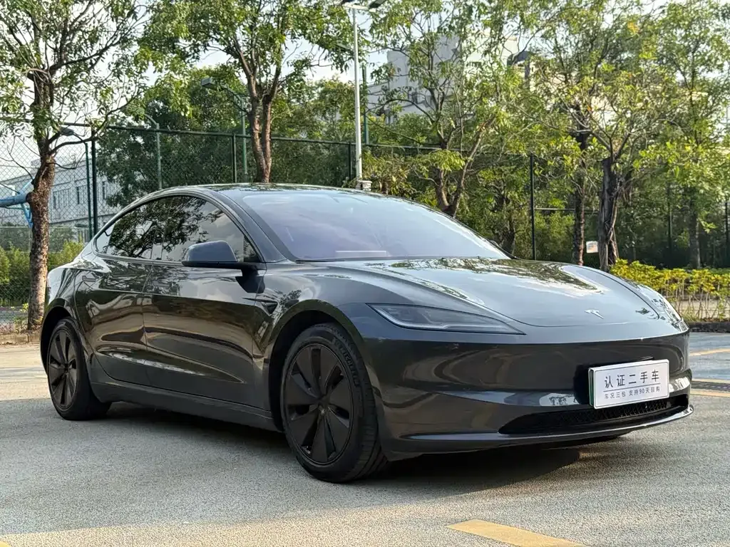 Tesla Model 3 — фото 9