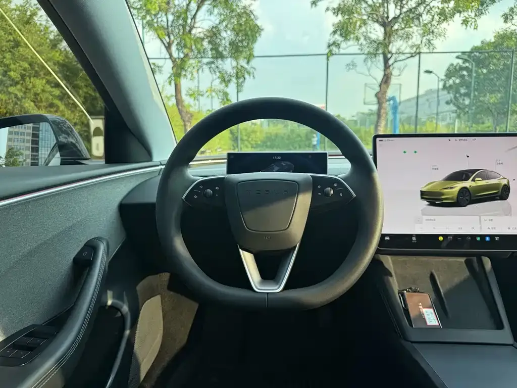 Tesla Model 3 — фото 4