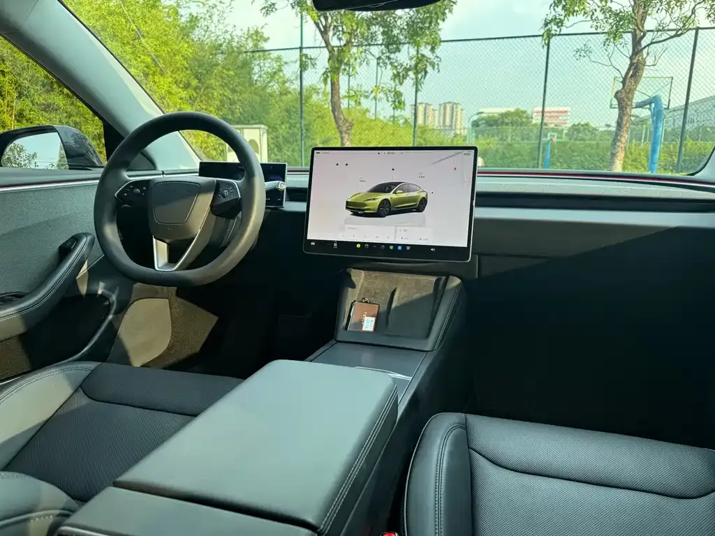 Tesla Model 3 — фото 5