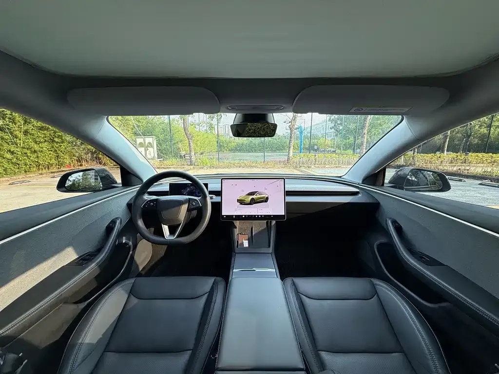 Tesla Model 3 — фото 7