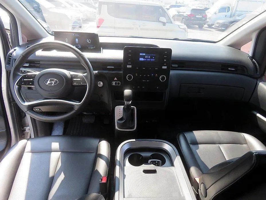 Hyundai Staria — фото 3