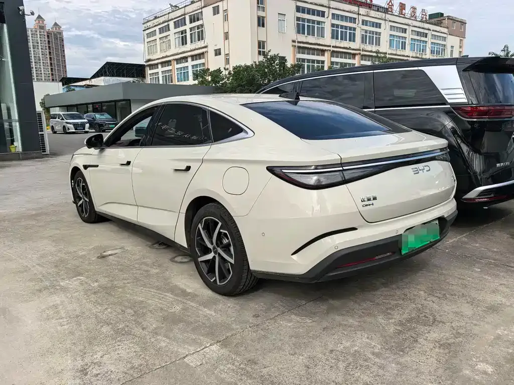 BYD Seal 07 DM-i — фото 9