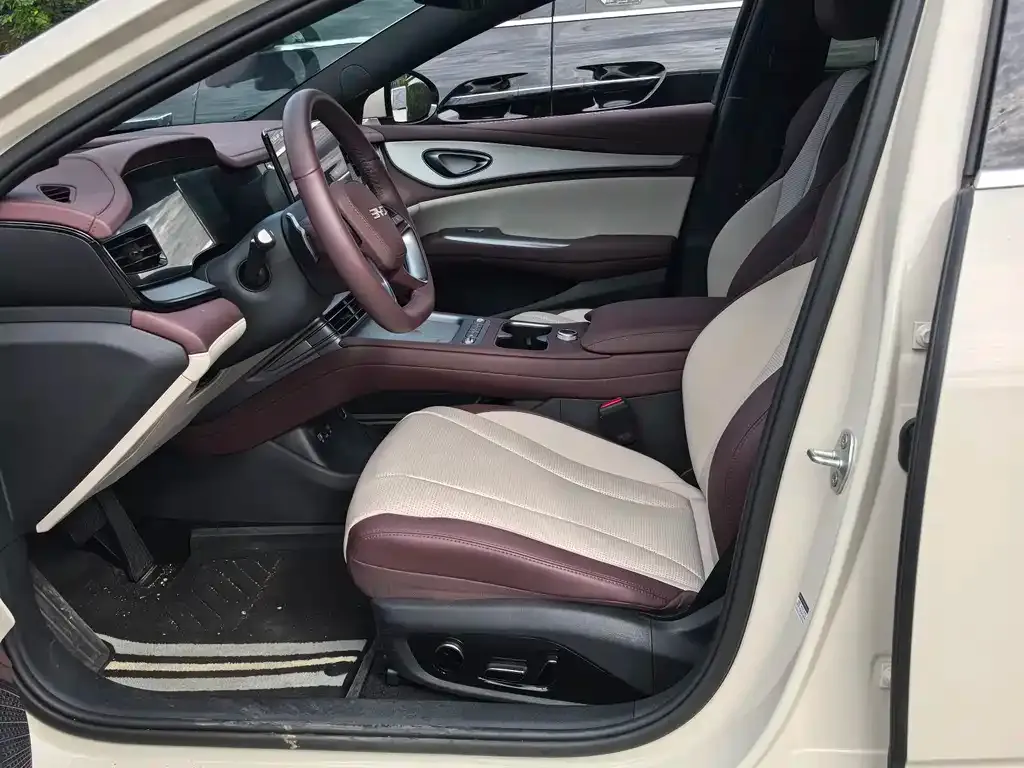 BYD Seal 07 DM-i — фото 3