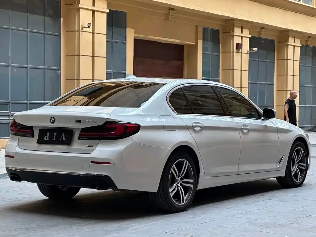 BMW 5 Series — фото 3