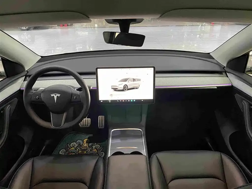 Tesla Model Y — фото 9