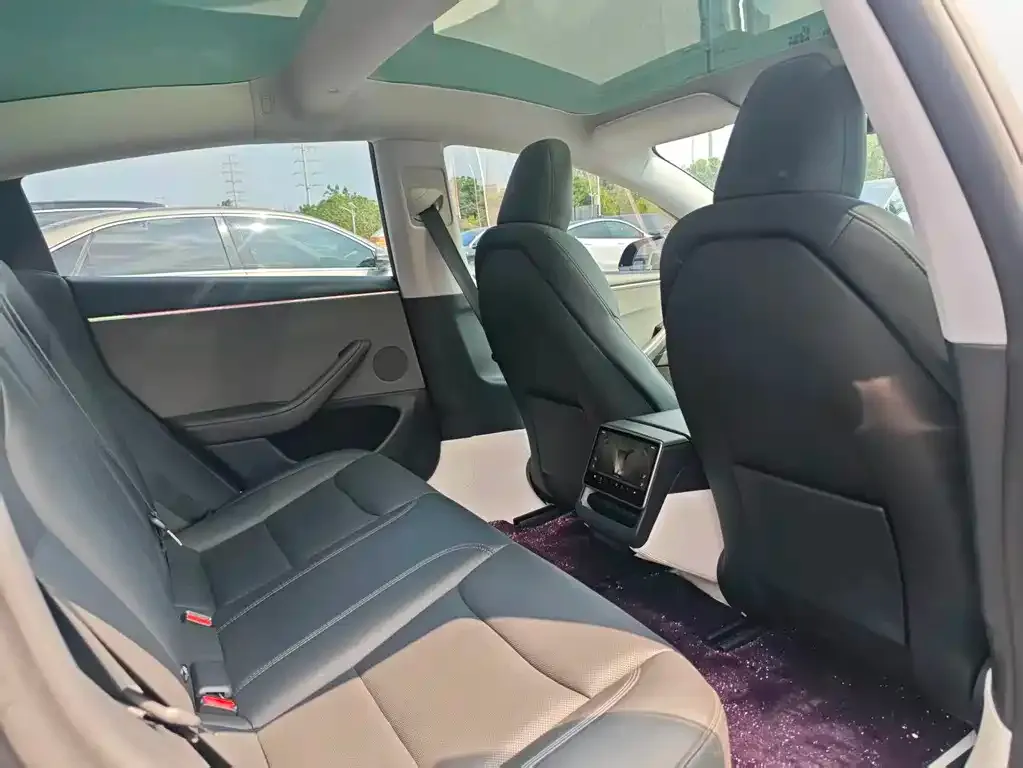 Tesla Model 3 — фото 5